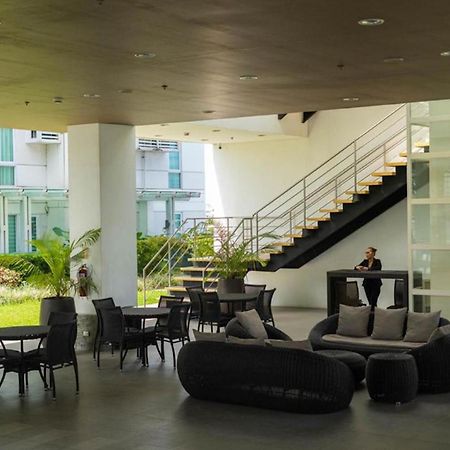 Abreeza Studio Suite 2321 - Pool, Wifi, City View, Washer, Ac, Netflix, Mall ダバオ　シティ エクステリア 写真