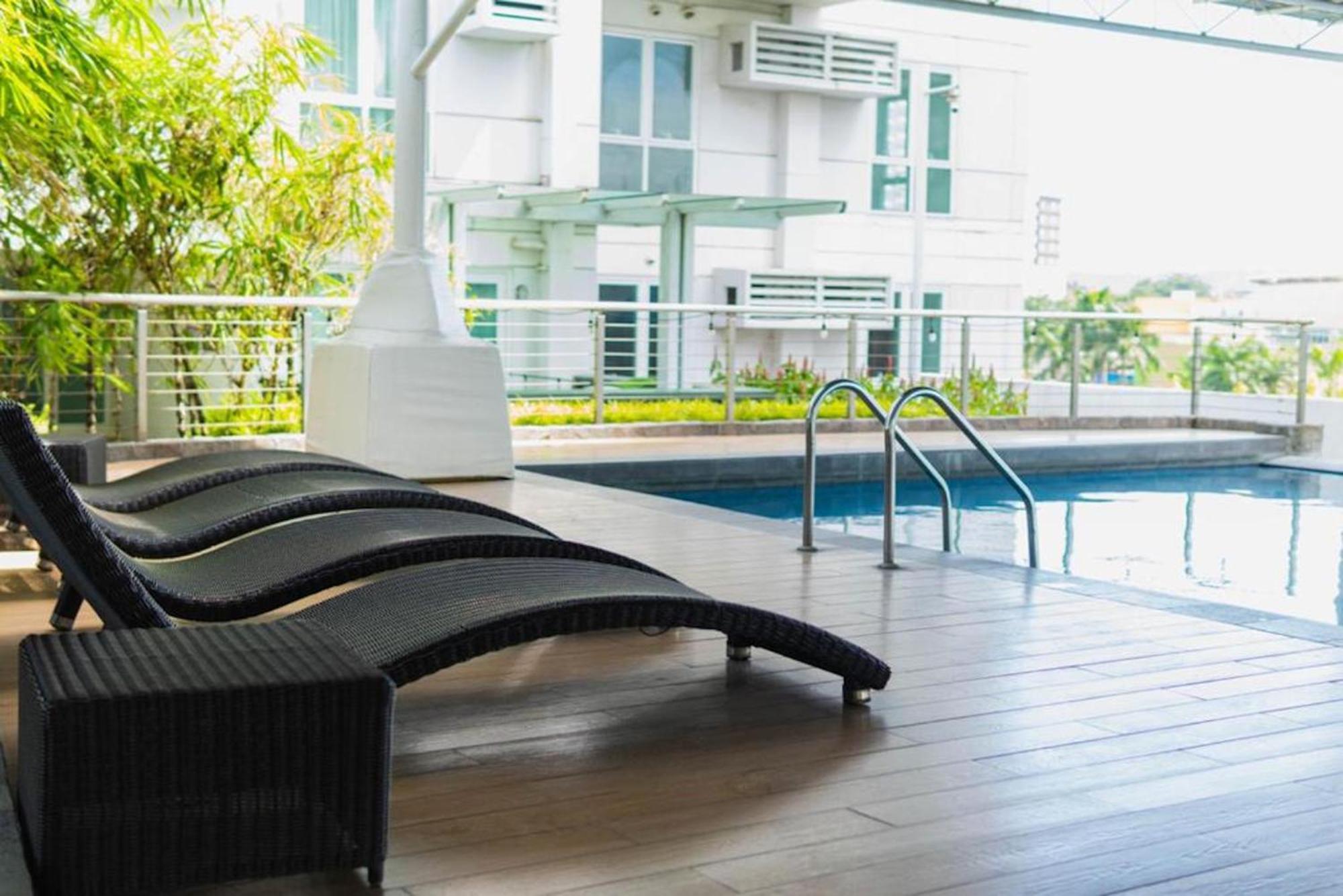 Abreeza Studio Suite 2321 - Pool, Wifi, City View, Washer, Ac, Netflix, Mall ダバオ　シティ エクステリア 写真